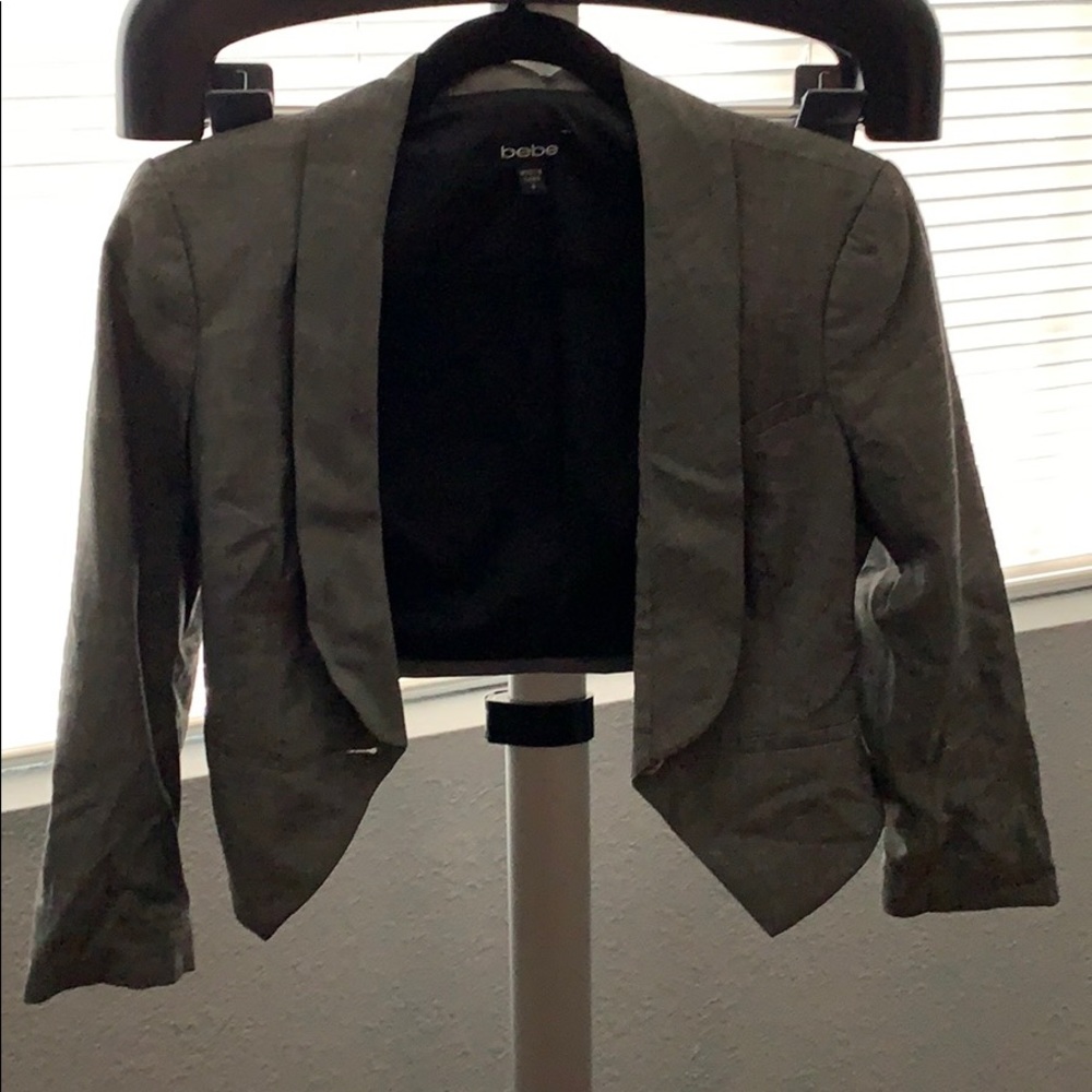 Bebe crop grey blazer